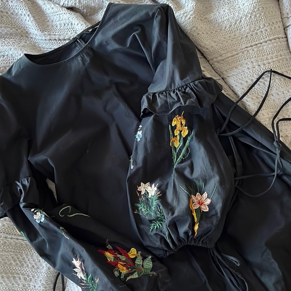Zara black poplin dress with floral embroidery and lantern sleeves